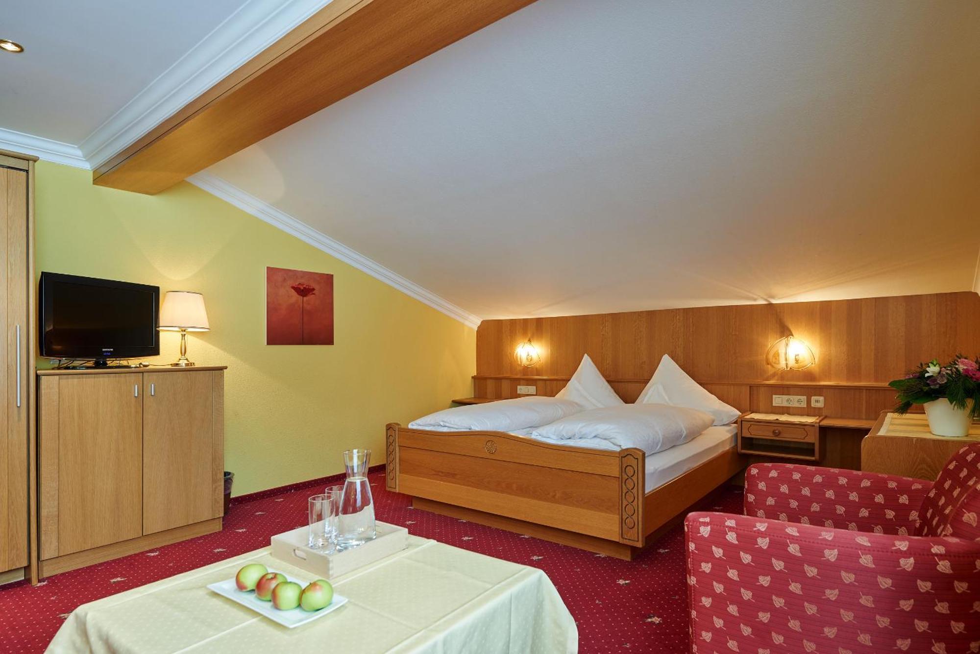 Hotel Restaurant Formarin Oberlech Kamer foto