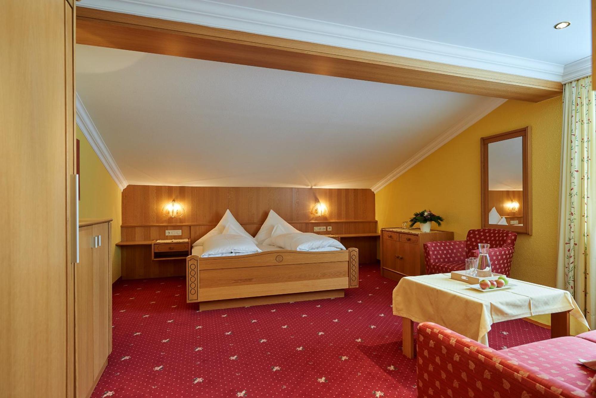 Hotel Restaurant Formarin Oberlech Kamer foto