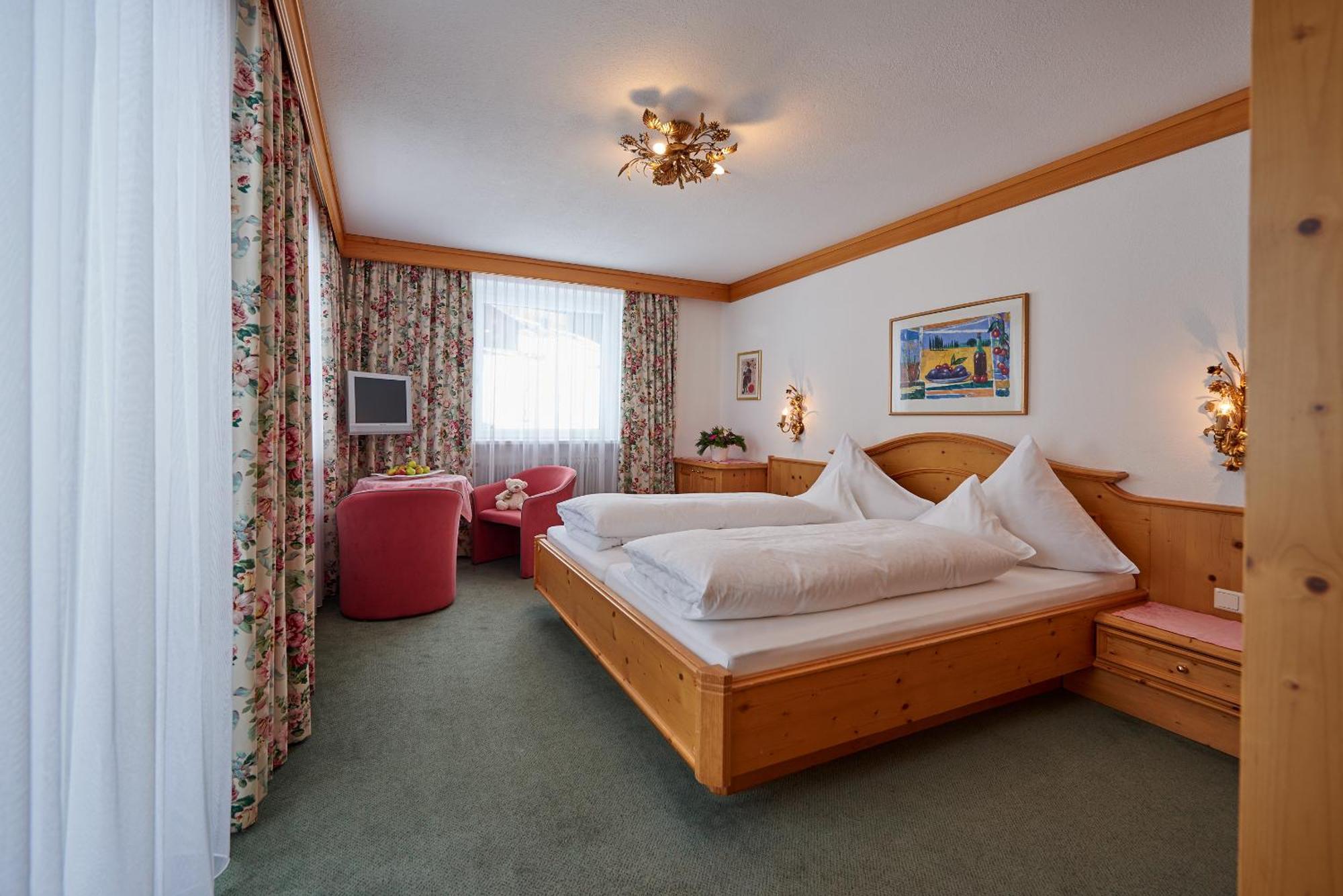 Hotel Restaurant Formarin Oberlech Kamer foto